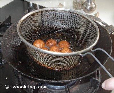 gulabjamun2_small.jpg