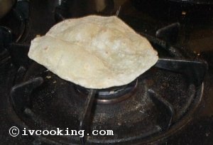 chapati_on_gasstove.jpg